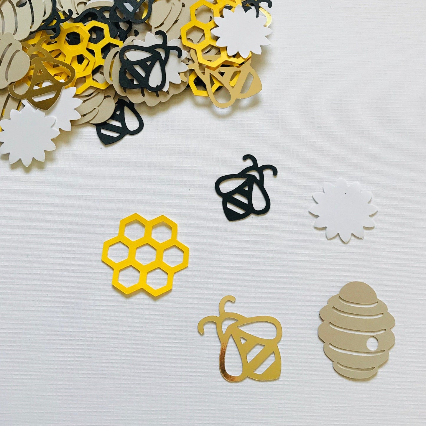 Adriana Ortiz Designs Confetti Bumble bee party confetti. Pack of 100 pieces